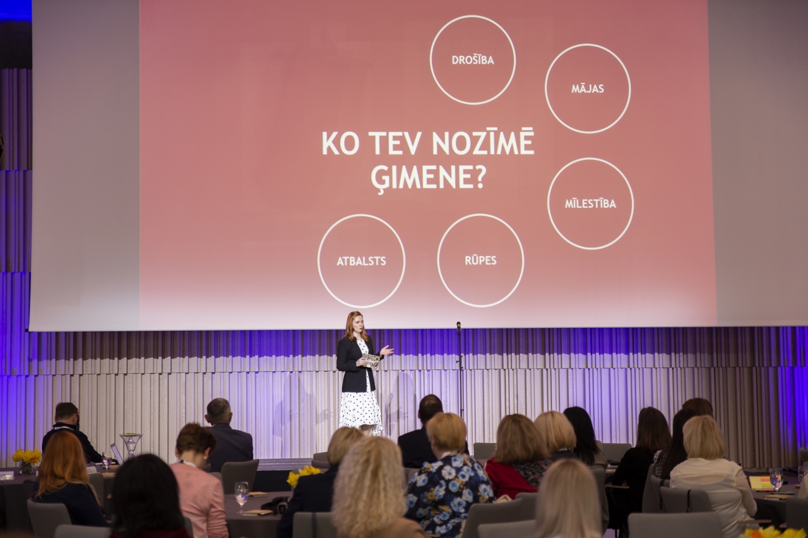 Z.Puces runa "Kas veido ģimenēm draudzīgu vidi?"