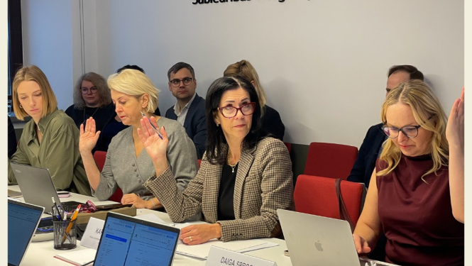 Attēls atspoguļo sēdi