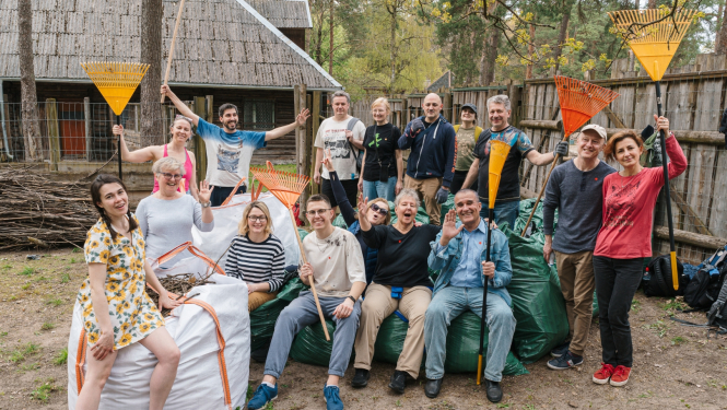 Ārzemnieki piedalās Vienas pieturas aģentūras talkošanas pasākumā
