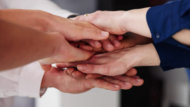 Attēls raksturo sadarbību