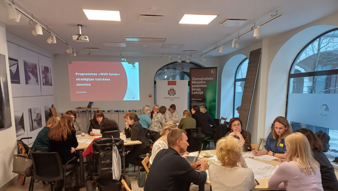 Attēlā redzami domnīcas dalībnieki