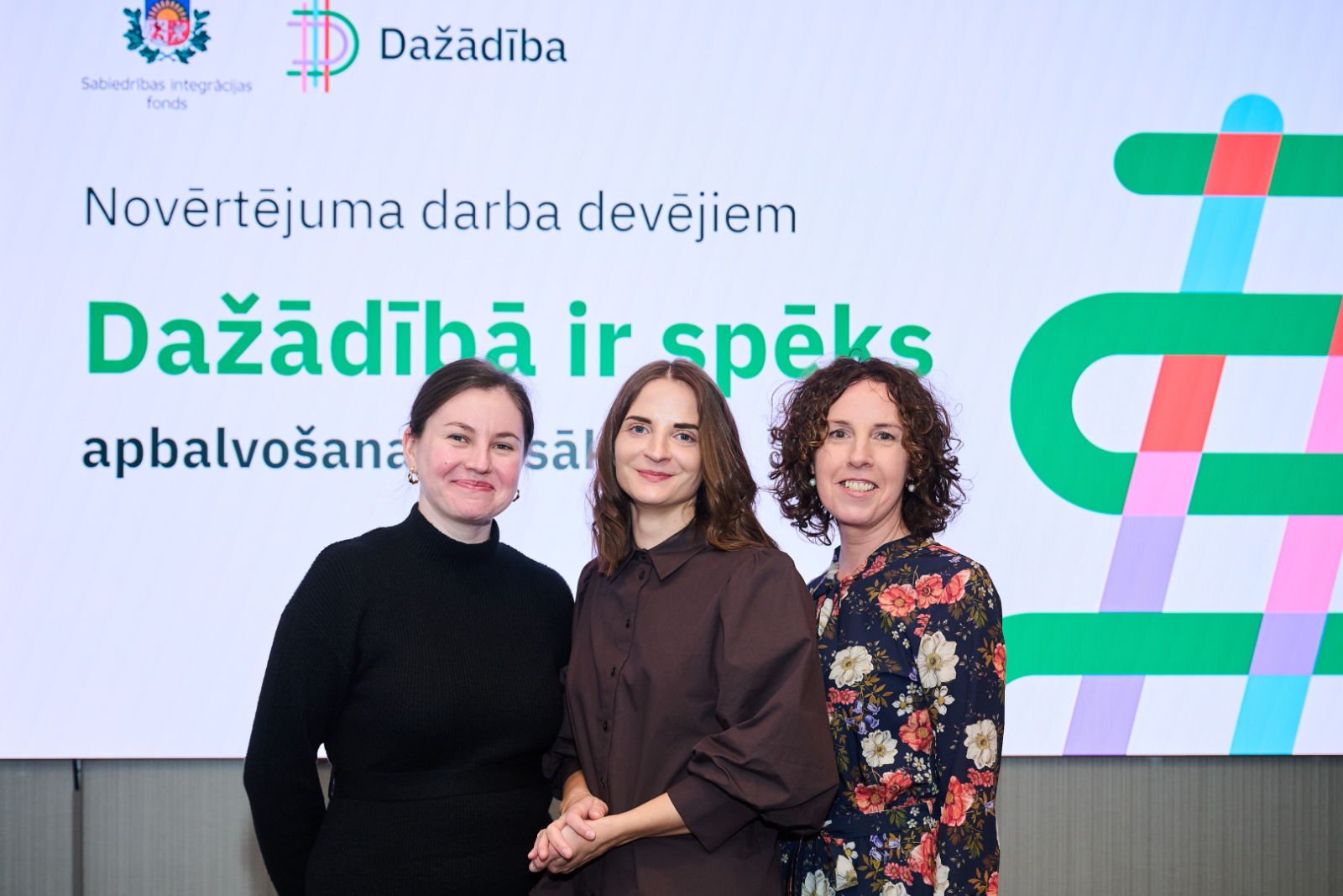 Dažādībā ir spēks komandas kopbilde