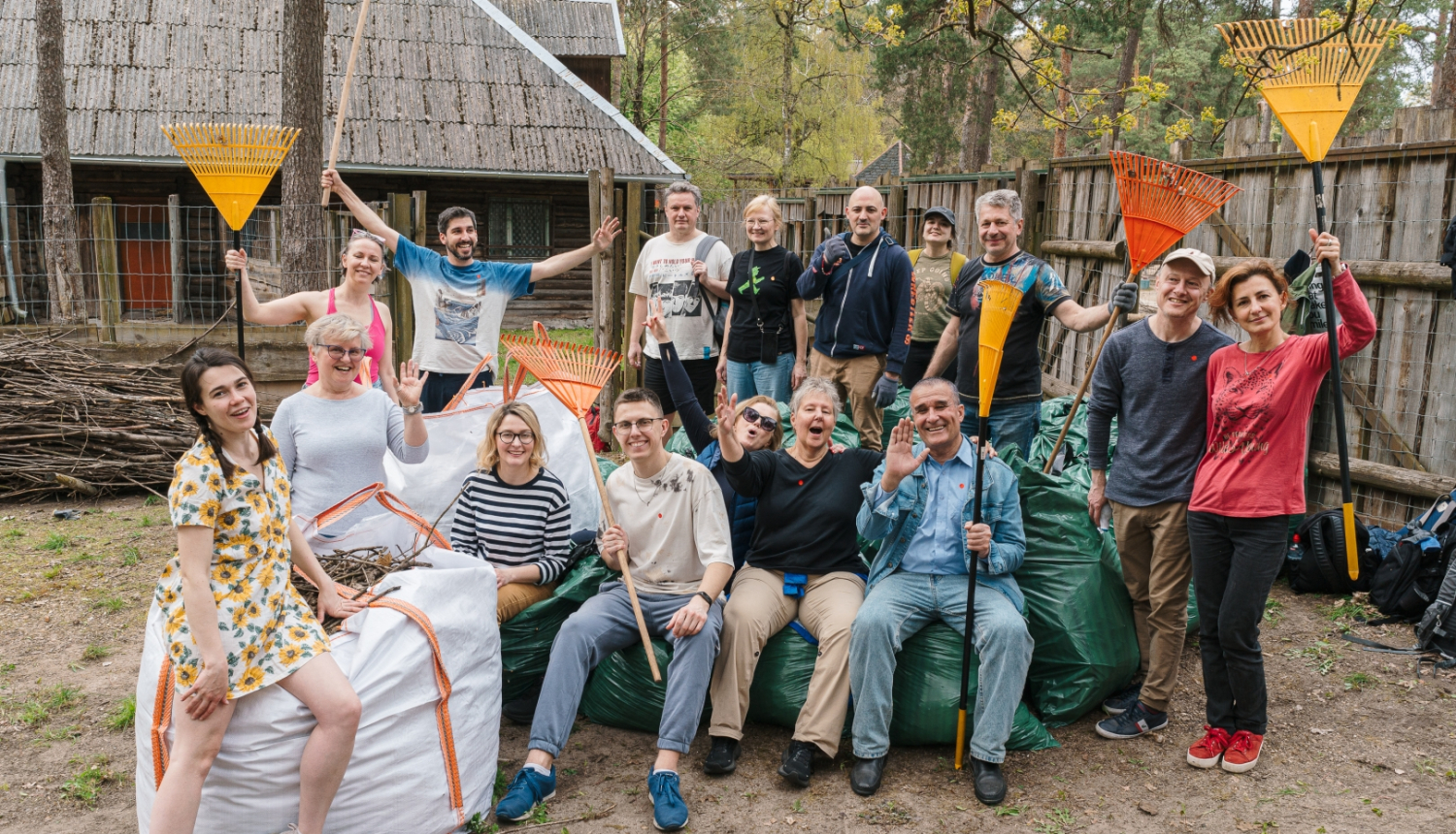 Ārzemnieki piedalās Vienas pieturas aģentūras talkošanas pasākumā