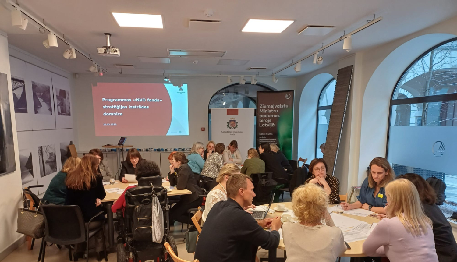 Attēlā redzami domnīcas dalībnieki