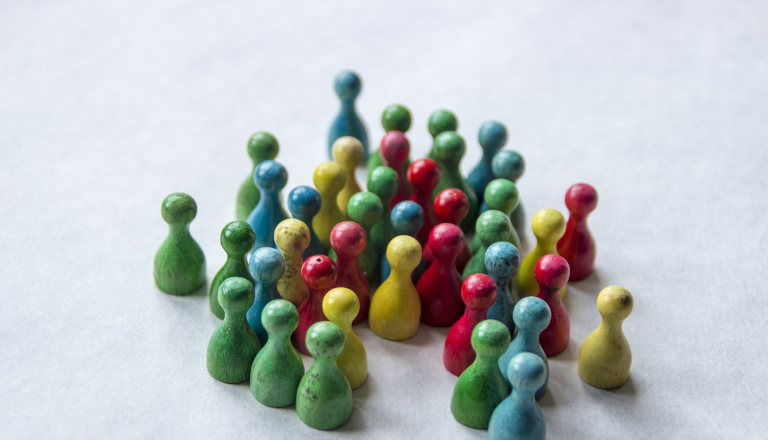 dažādas krāsas kauliņi:ilustratīvs foto